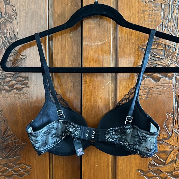 Gorgeous VS lace demi bra 32B - Picture 4 of 7